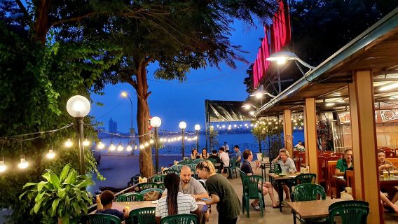 Bia 68 Tây Hồ - Điểm Đến Ẩm Thực Lẩu Nướng Việt Nam Độc Đáo